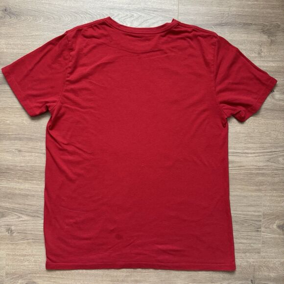 Baywatch T Shirt Old Navy Mens Large Short Sleeve Full Cast Red Pam Anderson - Picture 4 of 6